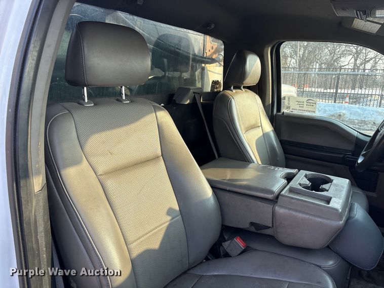 image for item FK1040 2019 Ford F550 Super Duty utility / service truck