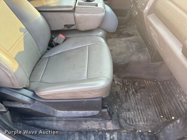 image for item FK1040 2019 Ford F550 Super Duty utility / service truck