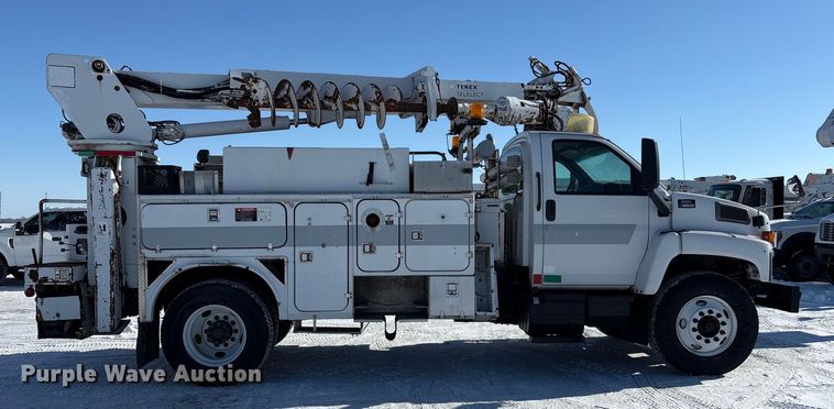 image for item FK1128 2005 GMC C8500 digger derrick truck