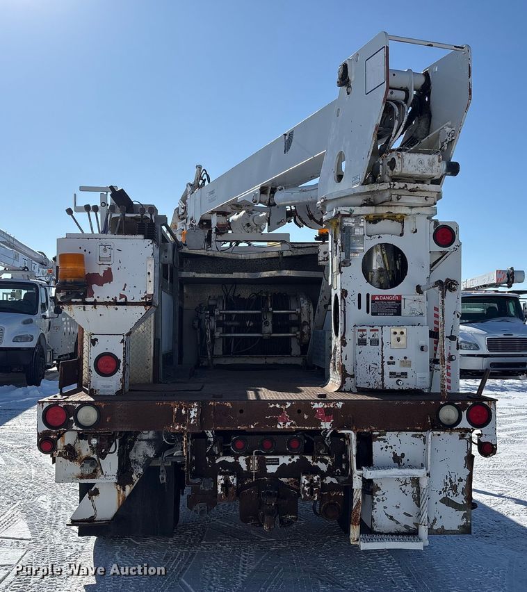 image for item FK1128 2005 GMC C8500 digger derrick truck