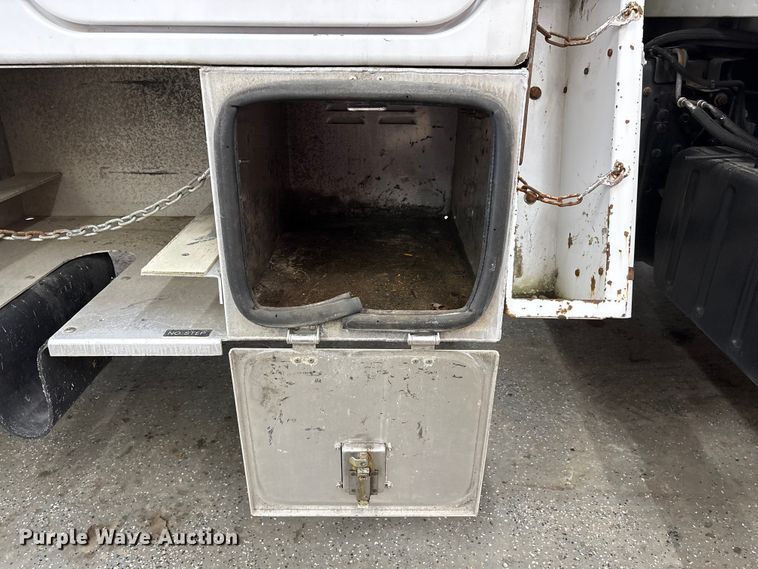 image for item FK1128 2005 GMC C8500 digger derrick truck