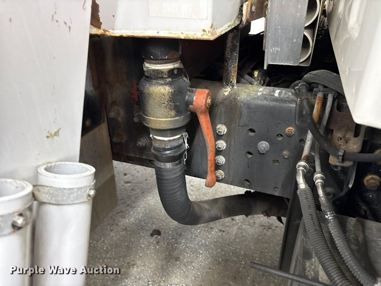 image for item FK1128 2005 GMC C8500 digger derrick truck