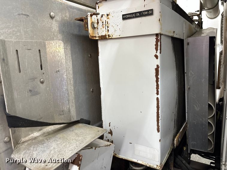 image for item FK1128 2005 GMC C8500 digger derrick truck