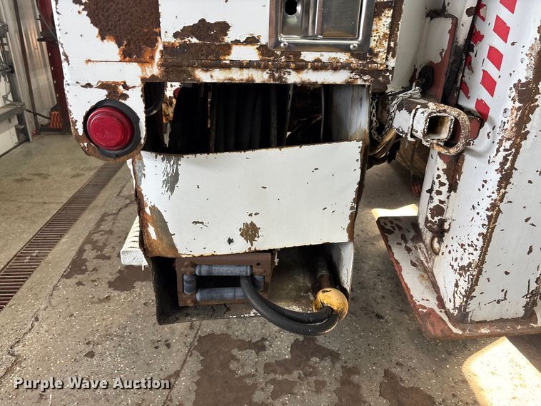 image for item FK1128 2005 GMC C8500 digger derrick truck