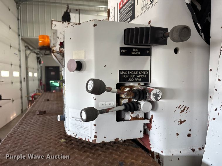 image for item FK1128 2005 GMC C8500 digger derrick truck