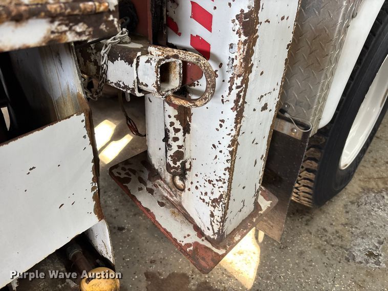 image for item FK1128 2005 GMC C8500 digger derrick truck