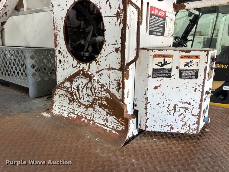 image for item FK1128 2005 GMC C8500 digger derrick truck