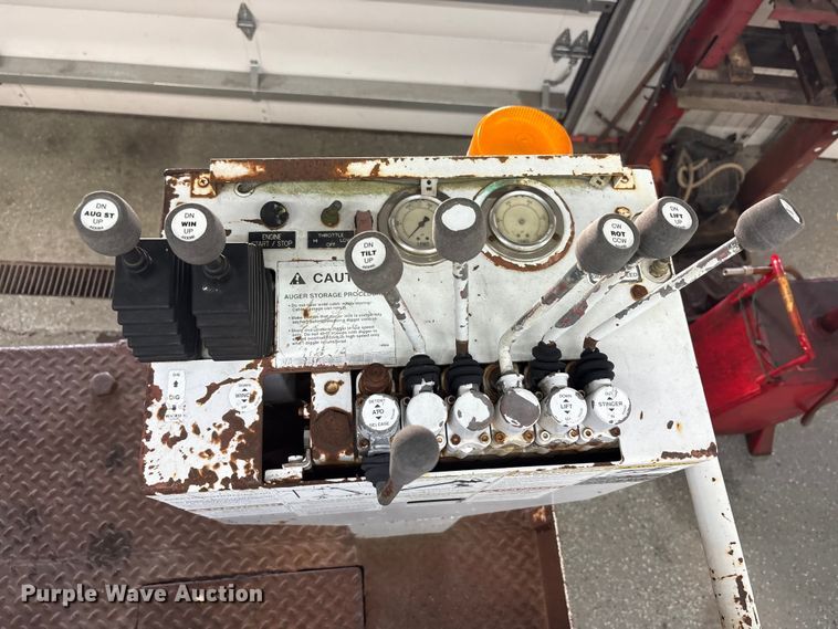 image for item FK1128 2005 GMC C8500 digger derrick truck