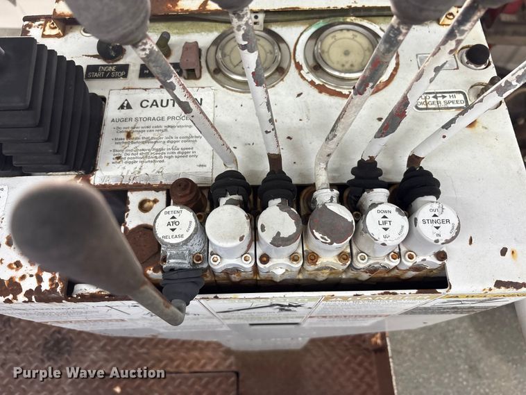 image for item FK1128 2005 GMC C8500 digger derrick truck