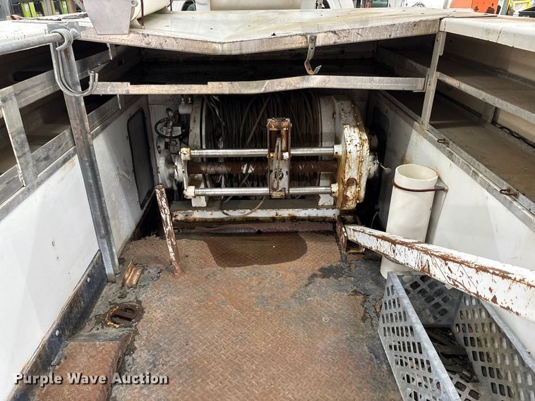 image for item FK1128 2005 GMC C8500 digger derrick truck