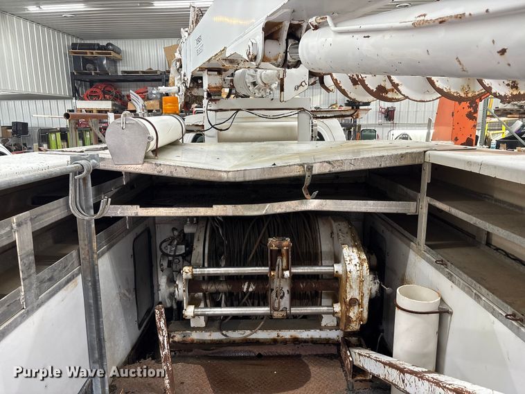 image for item FK1128 2005 GMC C8500 digger derrick truck