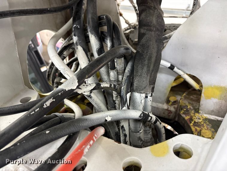 image for item FK1128 2005 GMC C8500 digger derrick truck