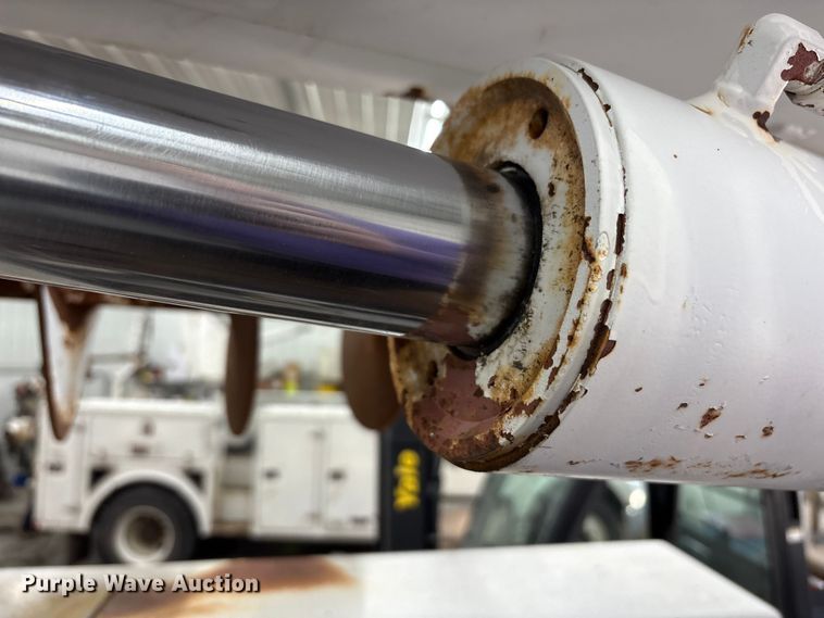 image for item FK1128 2005 GMC C8500 digger derrick truck