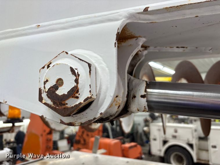 image for item FK1128 2005 GMC C8500 digger derrick truck