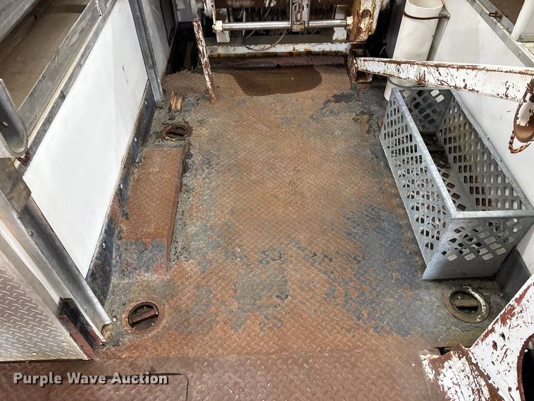 image for item FK1128 2005 GMC C8500 digger derrick truck