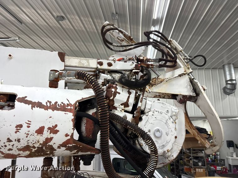 image for item FK1128 2005 GMC C8500 digger derrick truck