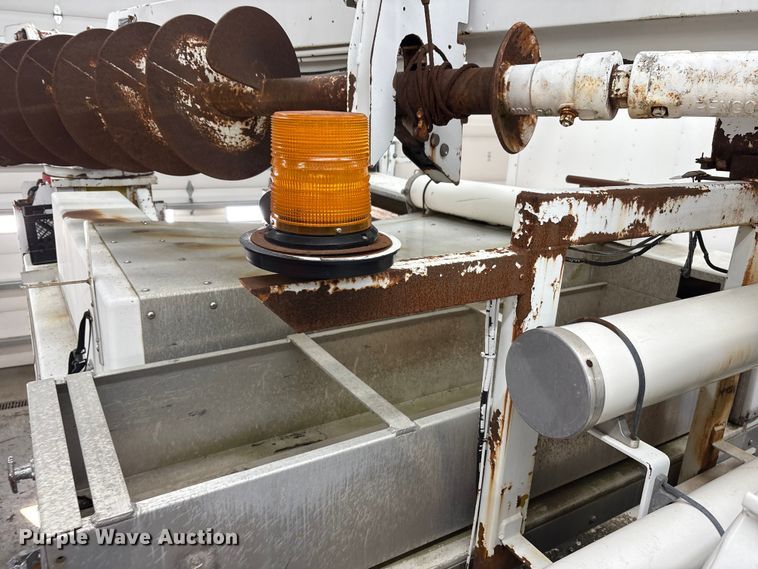 image for item FK1128 2005 GMC C8500 digger derrick truck