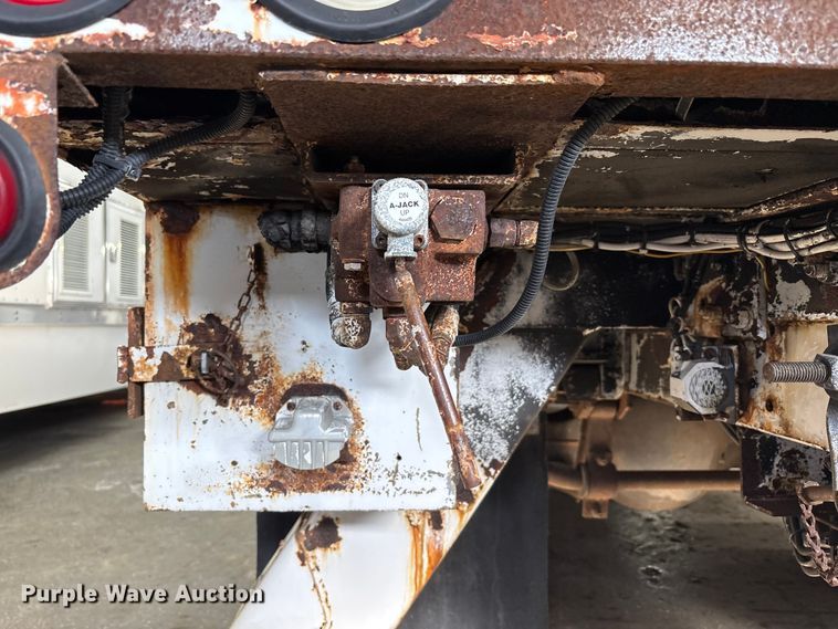 image for item FK1128 2005 GMC C8500 digger derrick truck