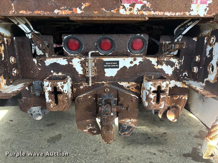 image for item FK1128 2005 GMC C8500 digger derrick truck