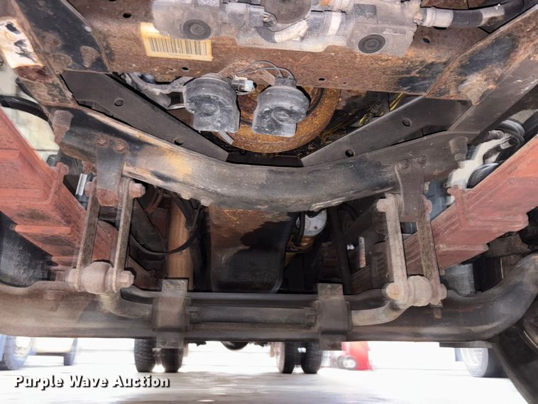 image for item FK1128 2005 GMC C8500 digger derrick truck