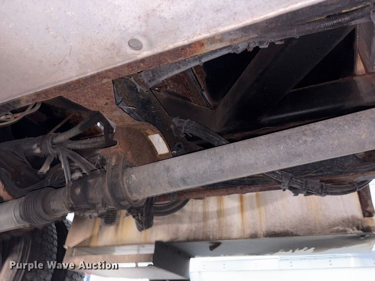 image for item FK1128 2005 GMC C8500 digger derrick truck