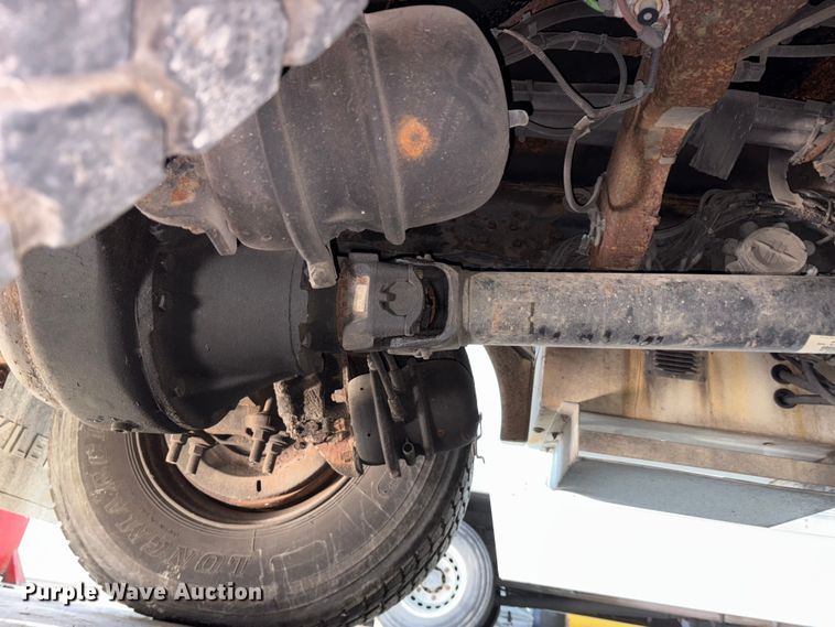 image for item FK1128 2005 GMC C8500 digger derrick truck