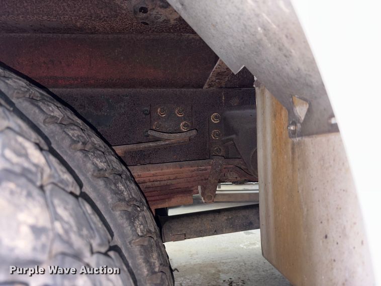 image for item FK1128 2005 GMC C8500 digger derrick truck