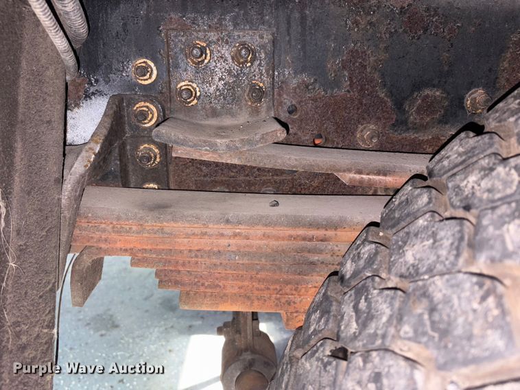 image for item FK1128 2005 GMC C8500 digger derrick truck