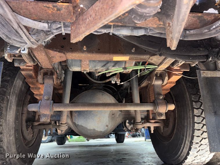 image for item FK1128 2005 GMC C8500 digger derrick truck