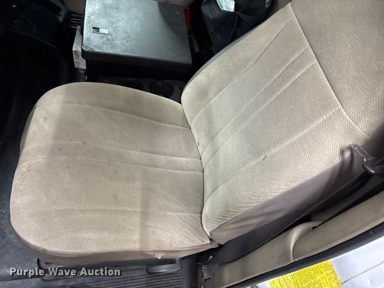 image for item FK1128 2005 GMC C8500 digger derrick truck