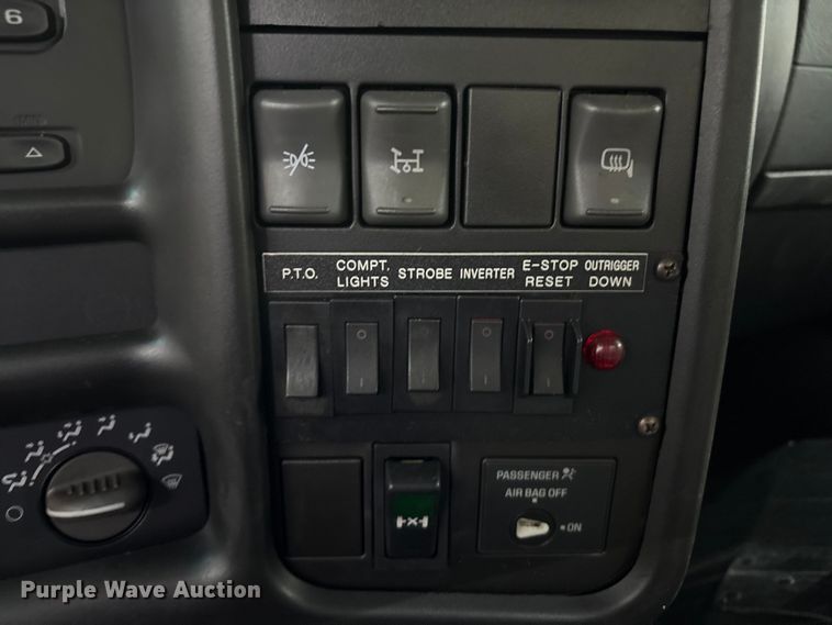 image for item FK1128 2005 GMC C8500 digger derrick truck