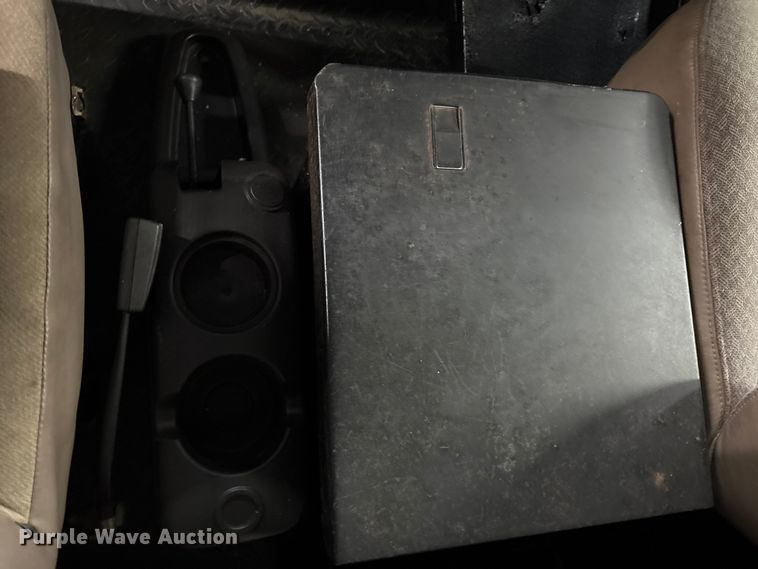 image for item FK1128 2005 GMC C8500 digger derrick truck