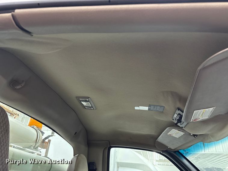 image for item FK1128 2005 GMC C8500 digger derrick truck