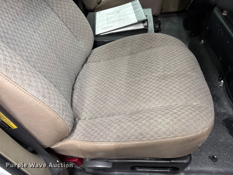 image for item FK1128 2005 GMC C8500 digger derrick truck