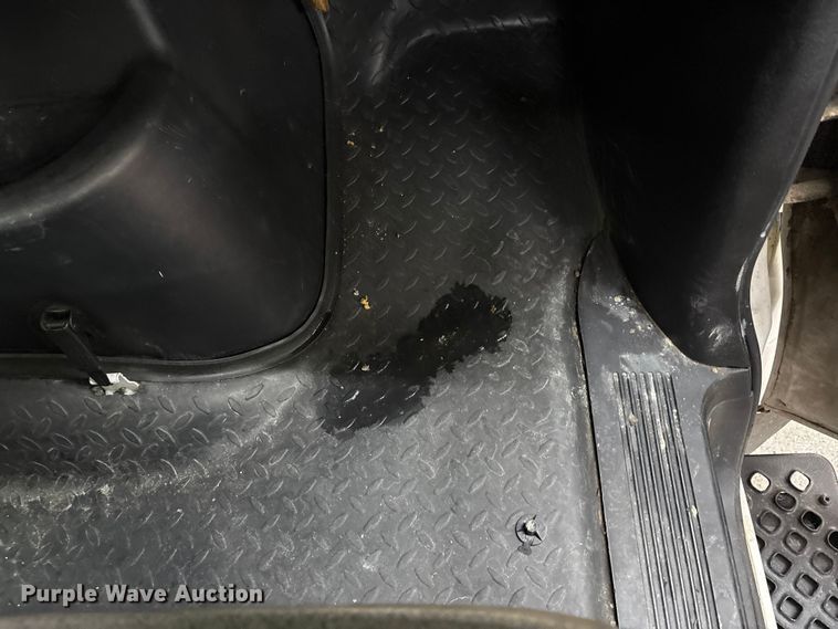 image for item FK1128 2005 GMC C8500 digger derrick truck