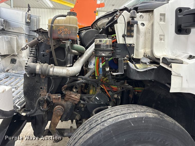 image for item FK1128 2005 GMC C8500 digger derrick truck