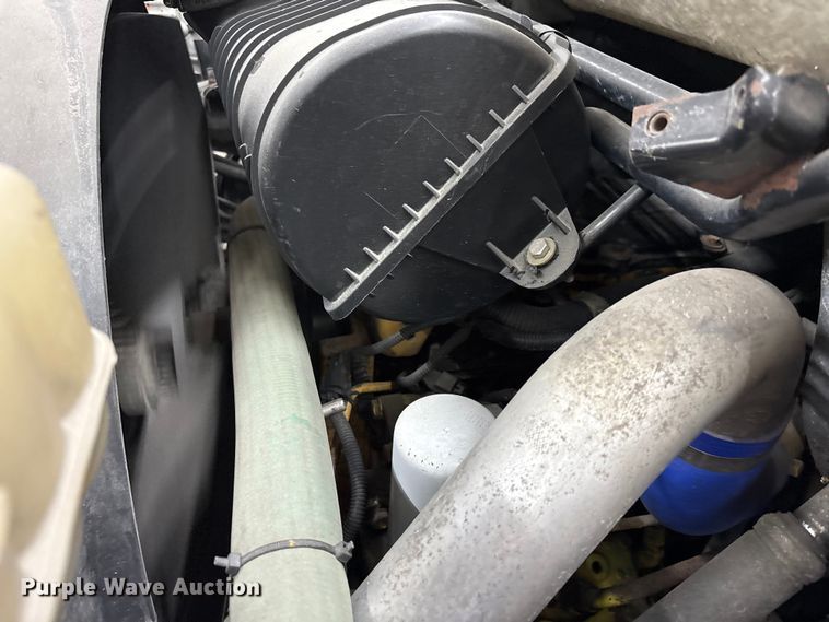 image for item FK1128 2005 GMC C8500 digger derrick truck