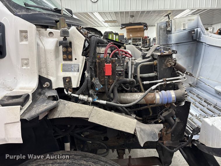 image for item FK1128 2005 GMC C8500 digger derrick truck