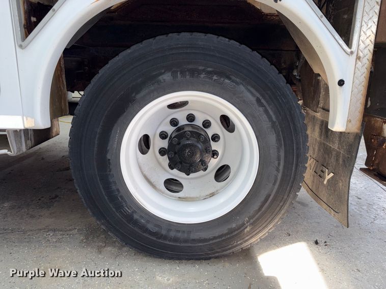 image for item FK1128 2005 GMC C8500 digger derrick truck