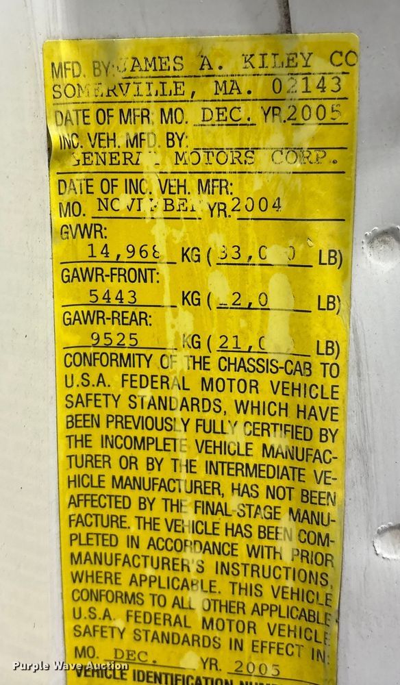 image for item FK1128 2005 GMC C8500 digger derrick truck