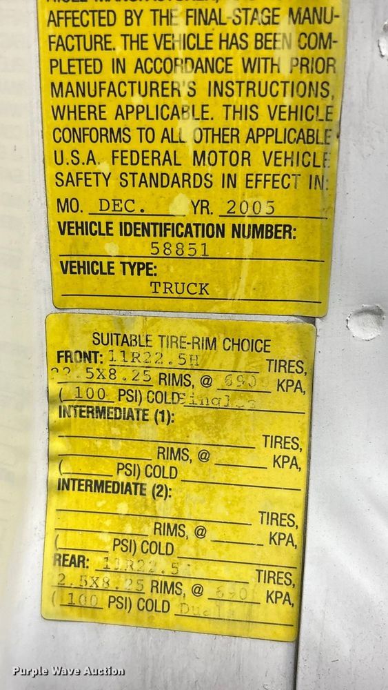 image for item FK1128 2005 GMC C8500 digger derrick truck