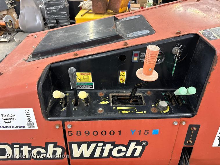 image for item FK1129 2015 Ditch Witch 410SX trencher