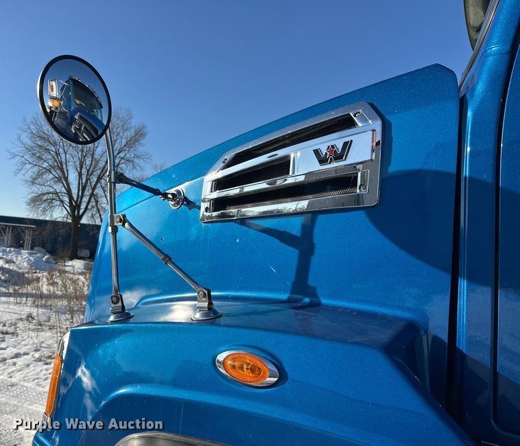 image for item FK1601 2018 Western Star 4700 crane truck