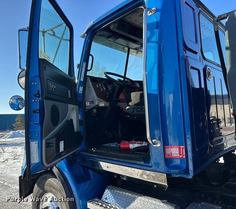 image for item FK1601 2018 Western Star 4700 crane truck