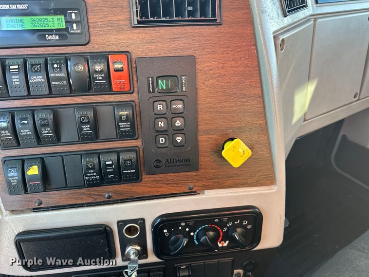 image for item FK1601 2018 Western Star 4700 crane truck