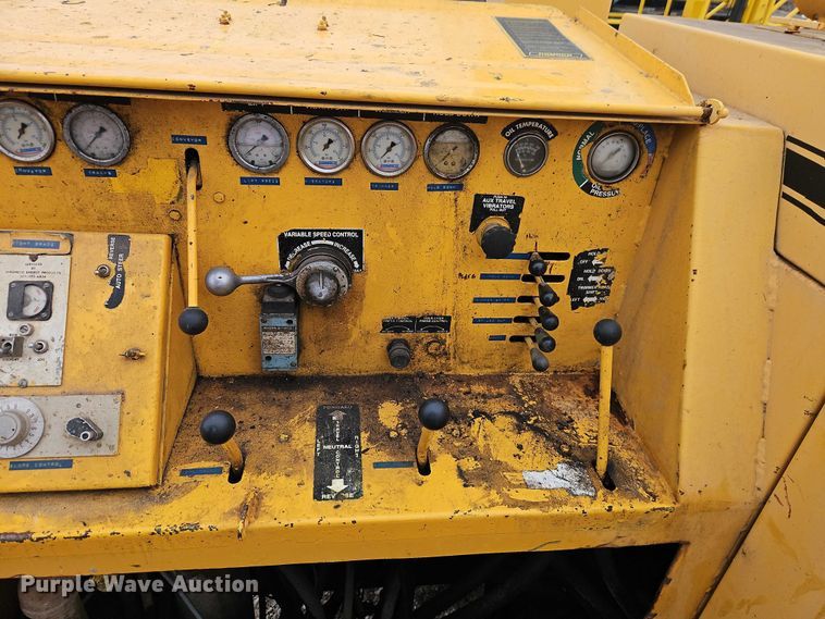 image for item FN5552 Gomaco GT6200 curb machine