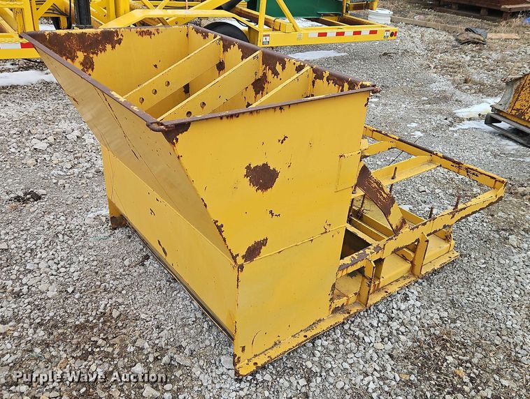 image for item FN5552 Gomaco GT6200 curb machine