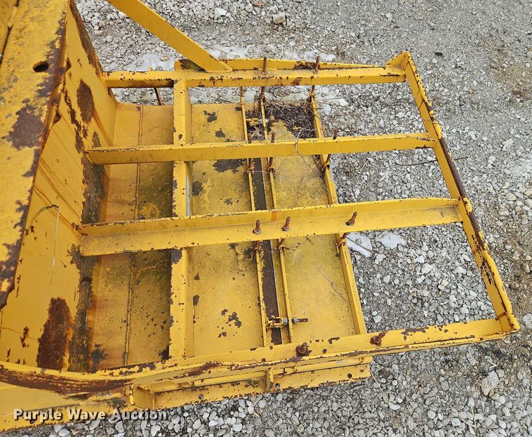 image for item FN5552 Gomaco GT6200 curb machine