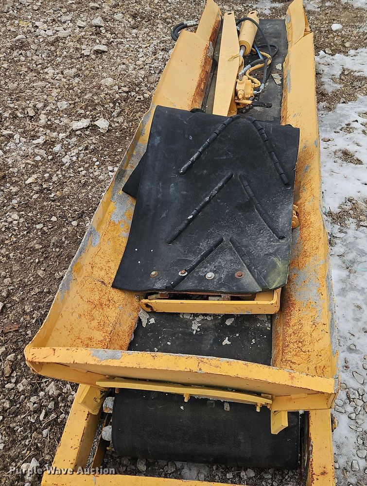 image for item FN5552 Gomaco GT6200 curb machine