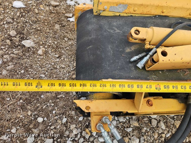 image for item FN5552 Gomaco GT6200 curb machine